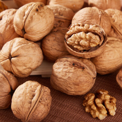 Akhrot (California Wallnuts With Shell)